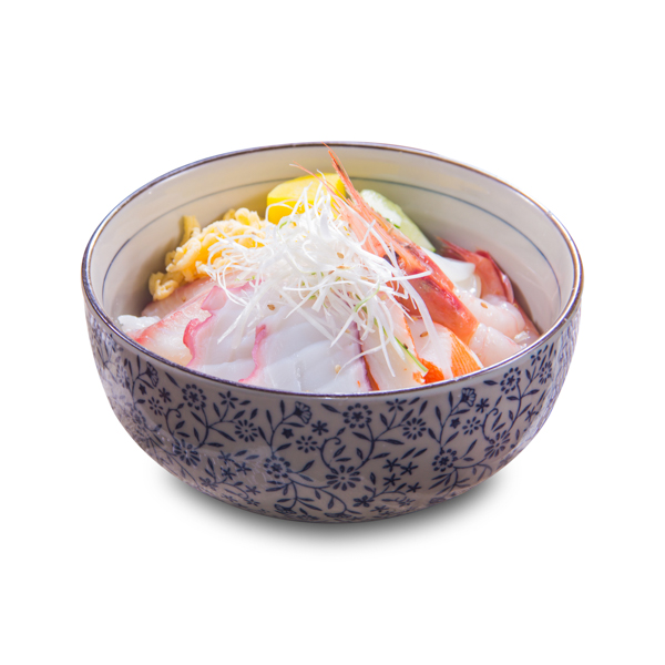 【イカ白エビカニ切り身刺身ご飯】のカットアウト飲食店向きフォトグラフ。ファイルサイズ約 46.8MB、4800 * 4800 ピクセルの切り抜き済みのPSDファイルです。【一部の素材にはシャドウレイヤーが含まれており、Photoshopなどの写真編集ソフトでレイヤーの表示・非表示を自由に切り替えられます】
