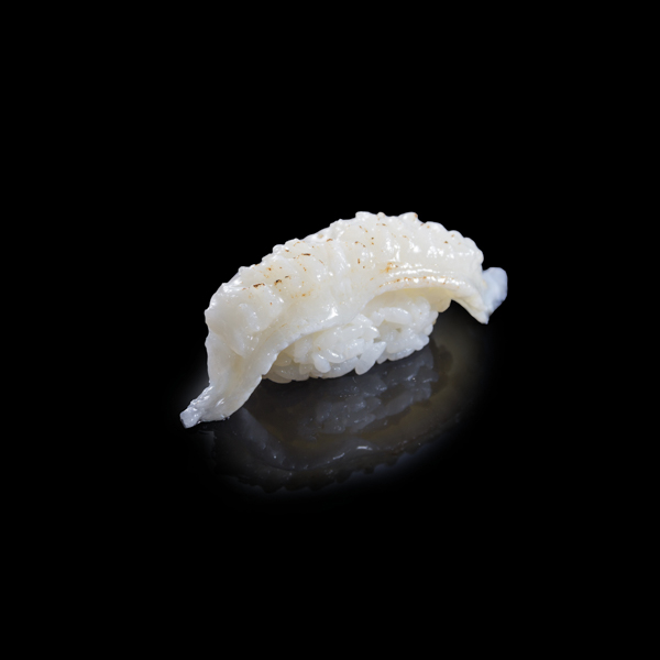 【カレイの炙り寿司】の切り抜き食品写真。ファイルサイズ約 38.2MB、5315 * 5315 ピクセルの切り抜き済みのPSDファイルです。【一部の素材にはシャドウレイヤーが含まれており、Photoshopなどの写真編集ソフトでレイヤーの表示・非表示を自由に切り替えられます】