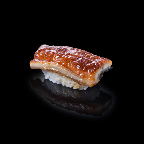 【うなぎの焼き寿司】の切り抜きポスターやチラシ設計用映しデータ。ファイルサイズ約 53.9MB、5315 * 5315 ピクセルの切り抜き済みのPSDファイルです。【一部の素材にはシャドウレイヤーが含まれており、Photoshopなどの写真編集ソフトでレイヤーの表示・非表示を自由に切り替えられます】