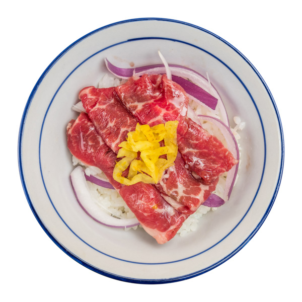 【生牛刺身丼】の背景白抜き飲食店用デジタル写真。ファイルサイズ約 59.5MB、4200 * 4200 ピクセルの切り抜き済みのPSDファイルです。【一部の素材にはシャドウレイヤーが含まれており、Photoshopなどの写真編集ソフトでレイヤーの表示・非表示を自由に切り替えられます】