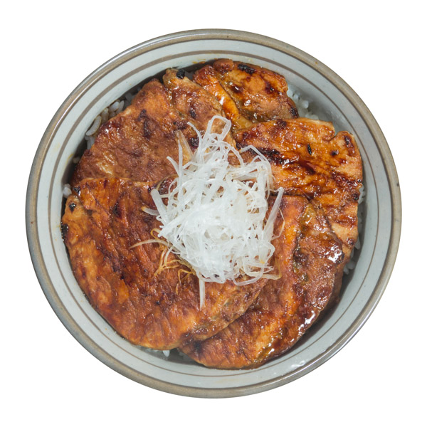 【ネギソース牛丼】の背景切り取り処理済み商用可能食べ物ストックフォト。ファイルサイズ約 44.5MB、3583 * 3583 ピクセルの切り抜き済みのPSDファイルです。【一部の素材にはシャドウレイヤーが含まれており、Photoshopなどの写真編集ソフトでレイヤーの表示・非表示を自由に切り替えられます】